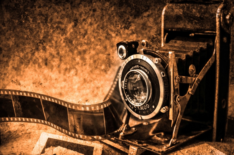 photographe-PEONE-min_light-wood-night-camera-photography-vintage-1245236-pxhere.com